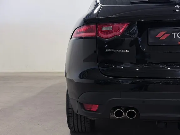 Jaguar F-Pace 2017 photo 5