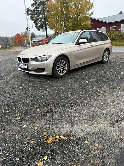 BMW 318D 2014 photo 2