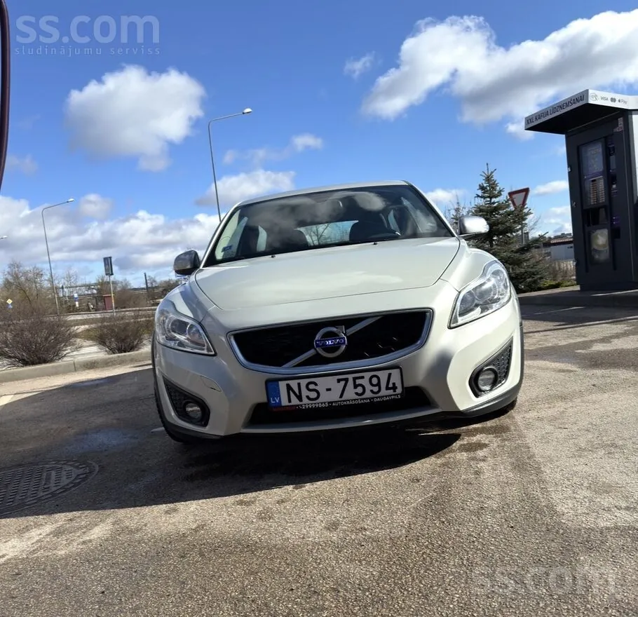 Volvo C30 2012 photo 2