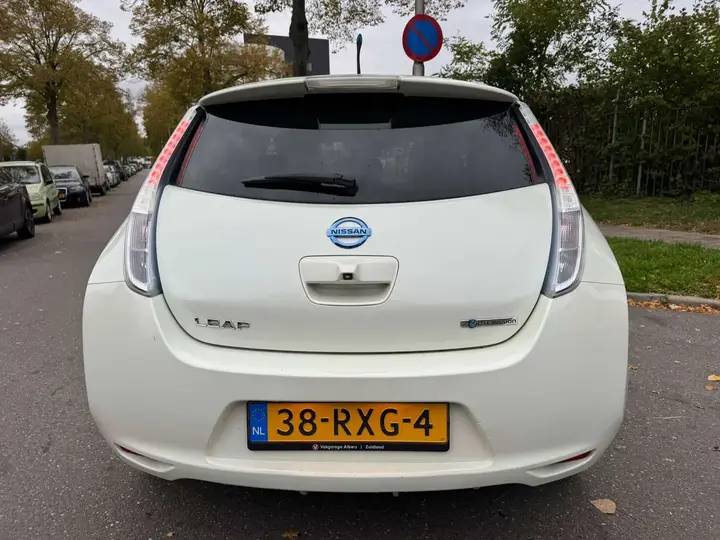 Nissan Leaf 2011 photo 3
