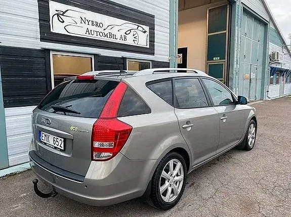Kia Ceed 2011 photo 3