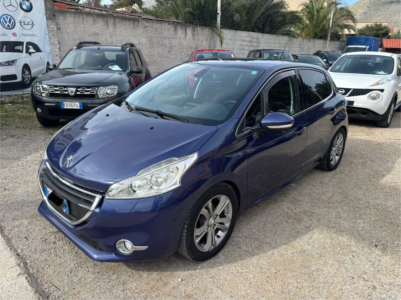 Peugeot 208 2015 photo 3