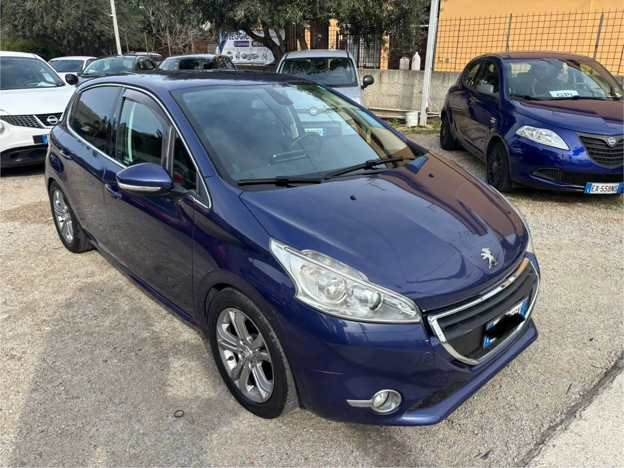 Peugeot 208 2015 photo 4