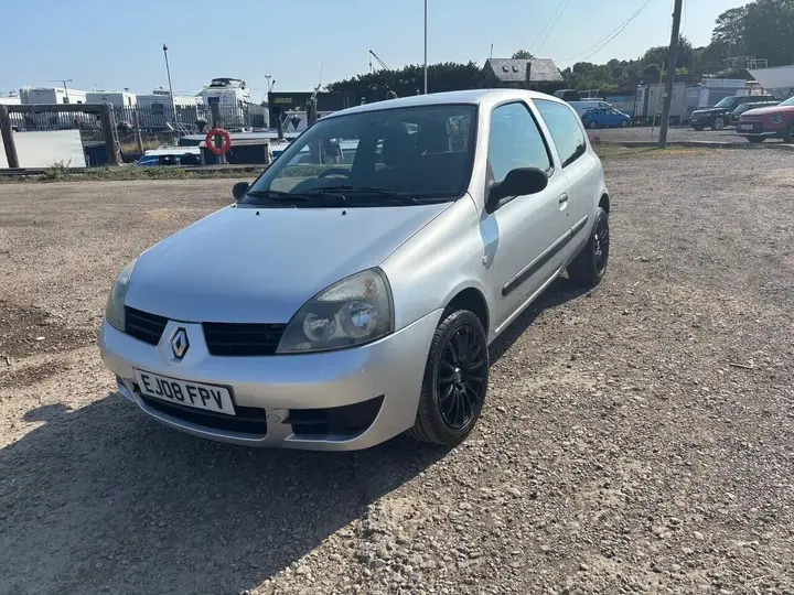 Renault Clio 2008 photo 2