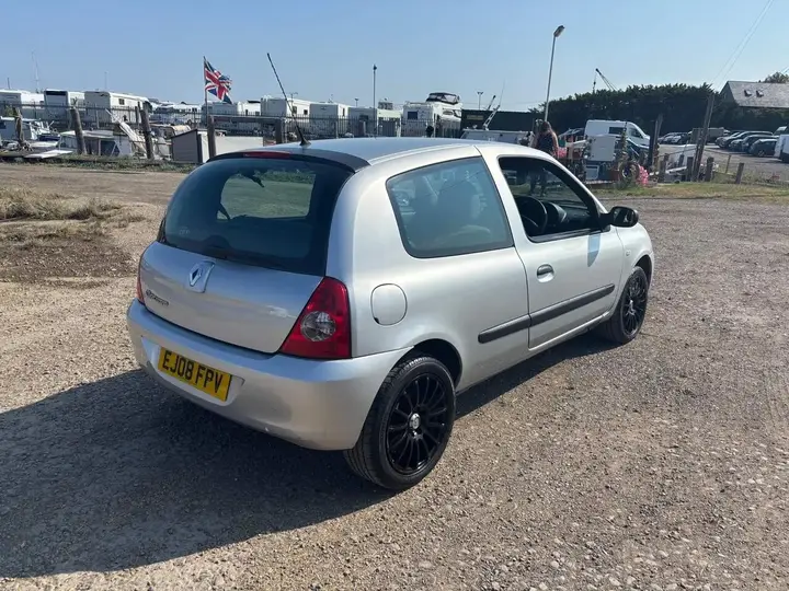 Renault Clio 2008 photo 3