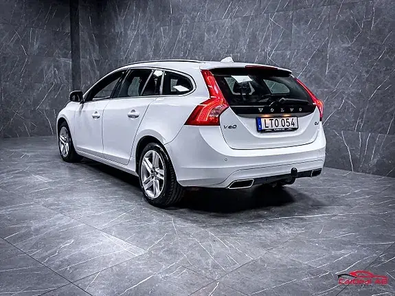 Volvo V60 2015 photo 5