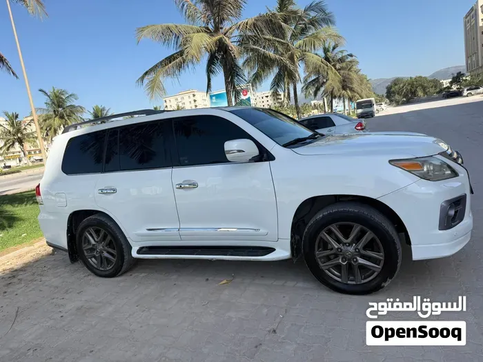 Lexus Lx 570 2013 photo 2
