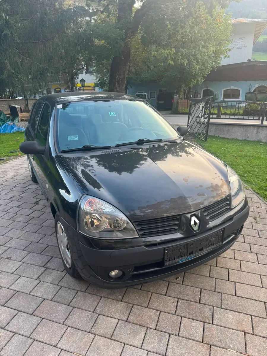Renault Clio 2005 photo 2