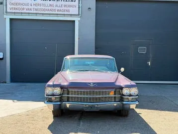 Cadillac Coupe De Ville 1963 photo 2