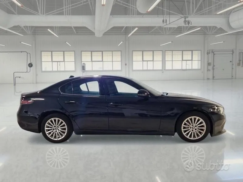 Alfa Romeo Giulia 2023 photo 3