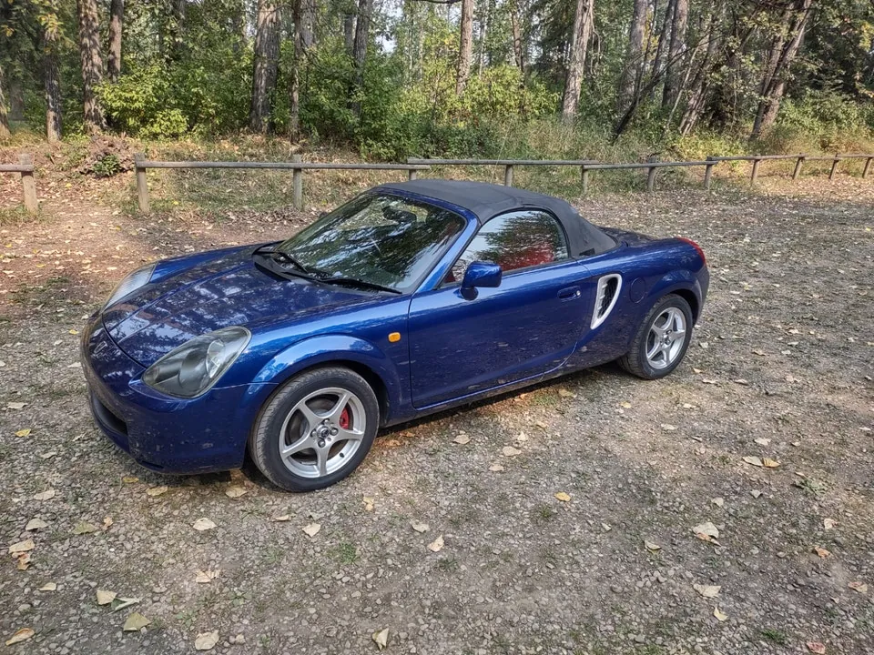 Toyota Mr2 2000 photo 2