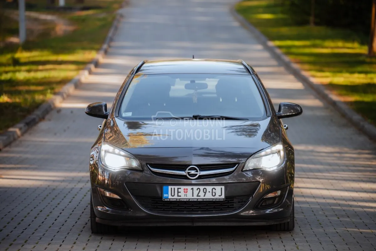 Opel Astra J