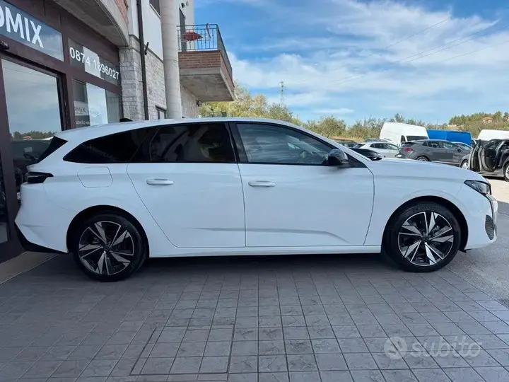 Peugeot 308 2023 photo 4