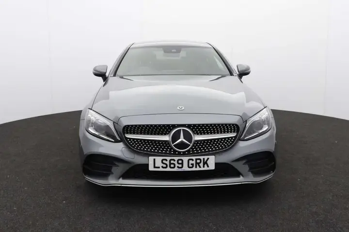 Mercedes-Benz C-Class 2019 photo 2