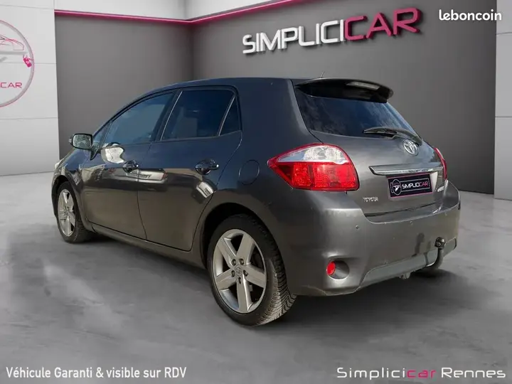 Toyota Auris 2011 photo 3