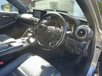 Lexus Is 300H 2022 photo 3