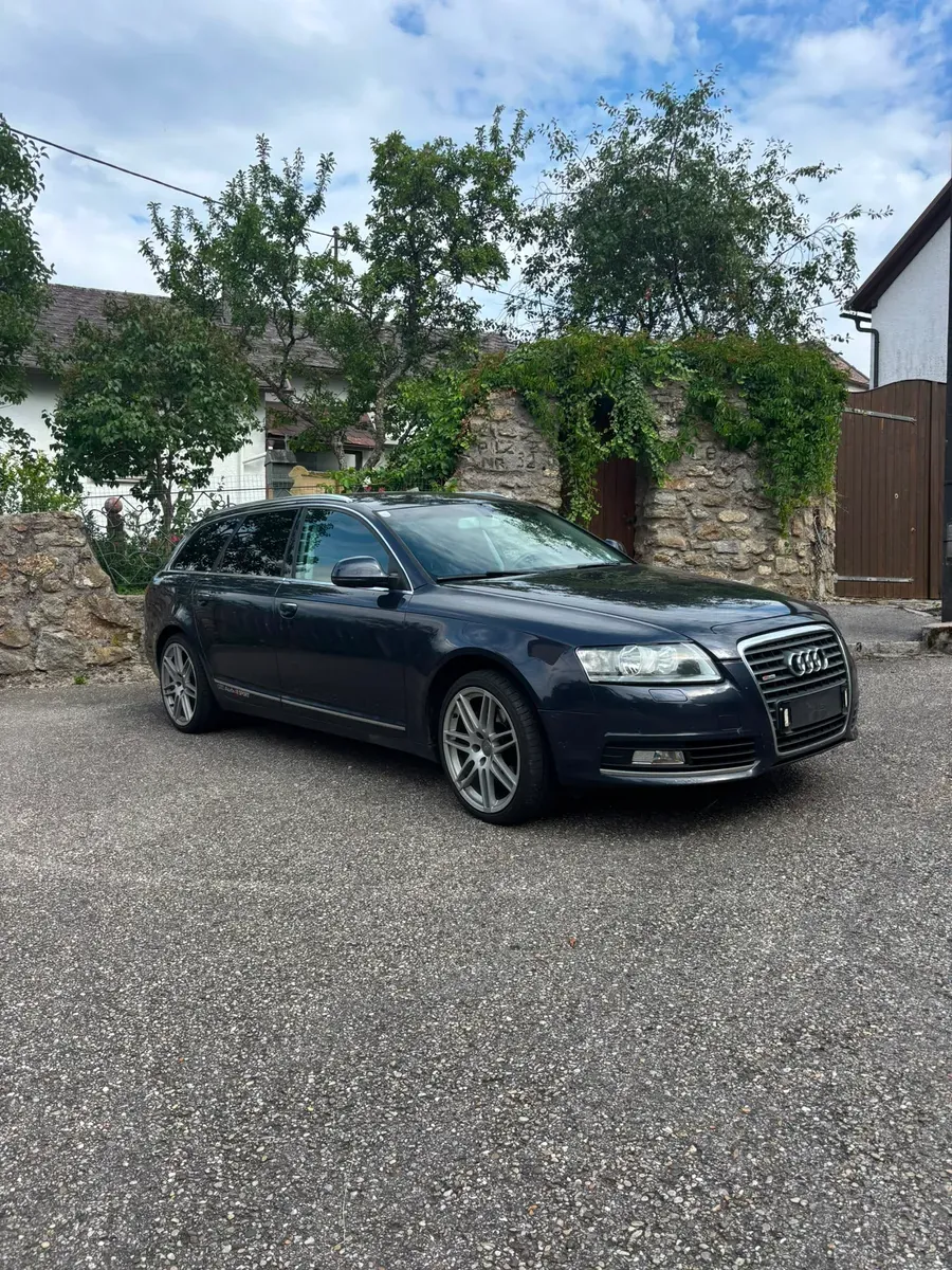 Audi A6 2010 photo 2