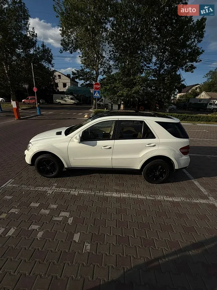 Mercedes-Benz M-Class 2008 photo 4