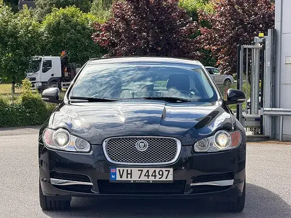 Jaguar Xf 2010 photo 4