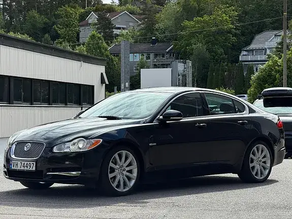 Jaguar Xf 2010 photo 2