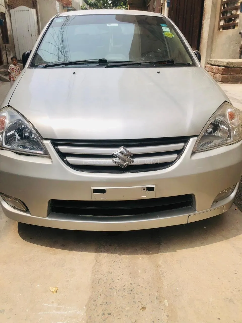 Suzuki Liana