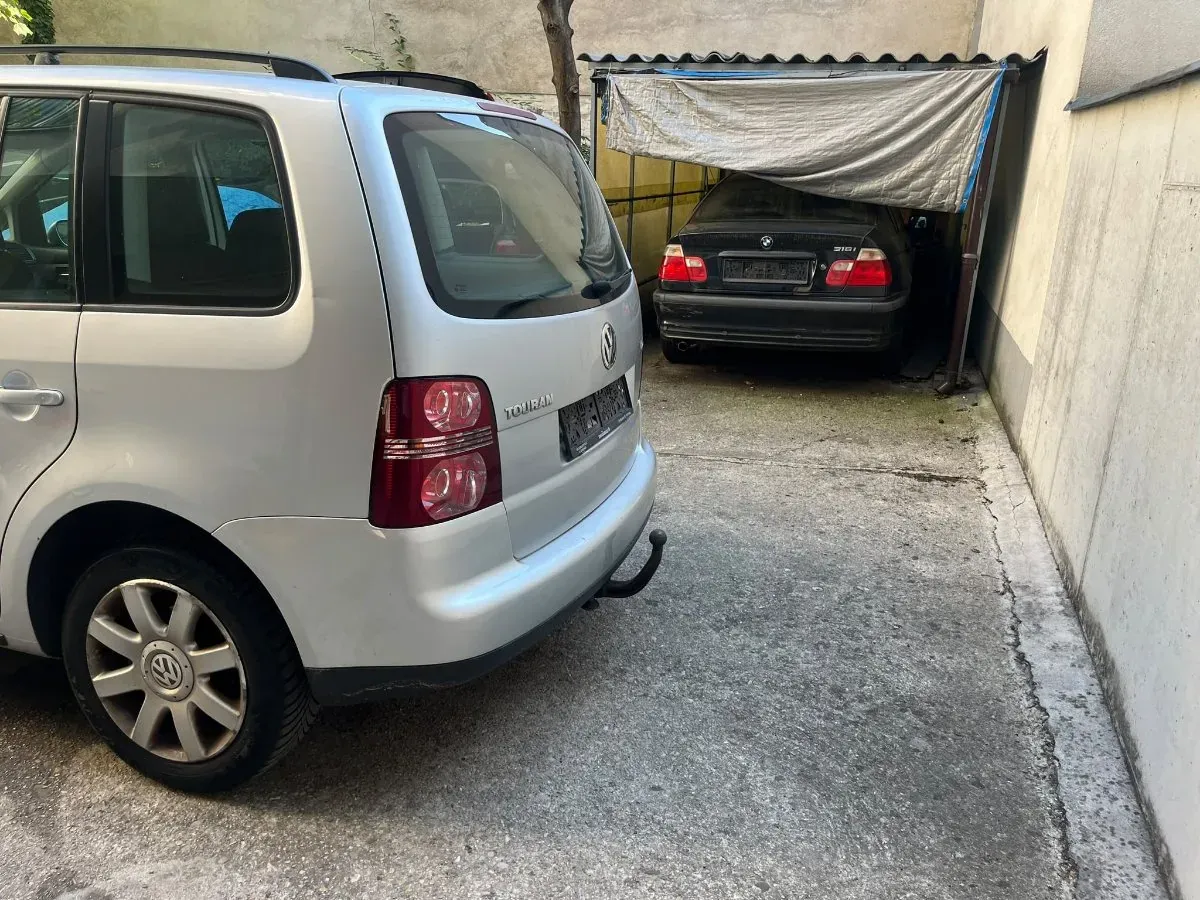 Volkswagen Touran 2004 photo 2