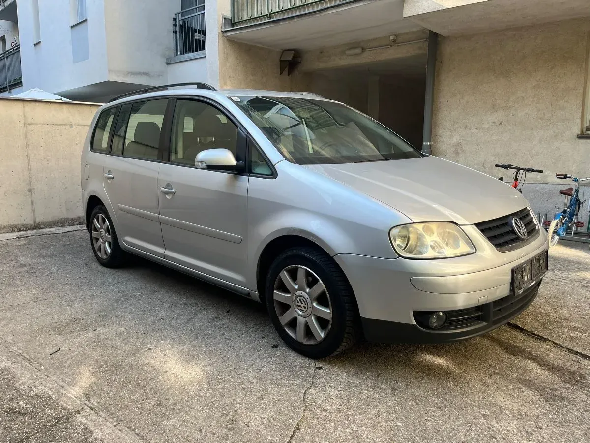 Volkswagen Touran 2004 photo 3