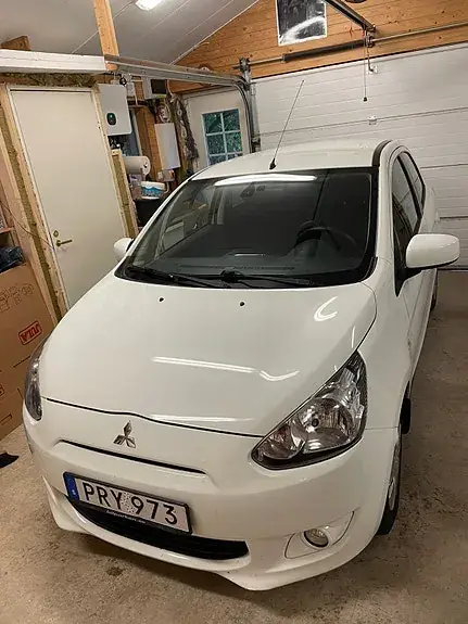 Mitsubishi Space Star 2013 photo 2