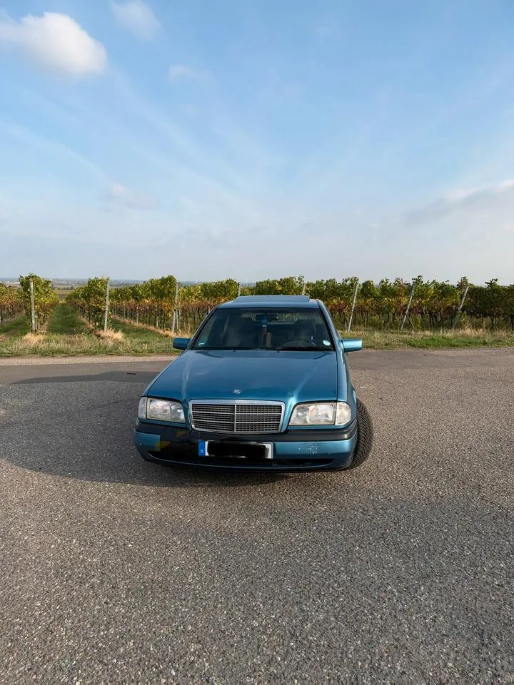 Mercedes-Benz C180