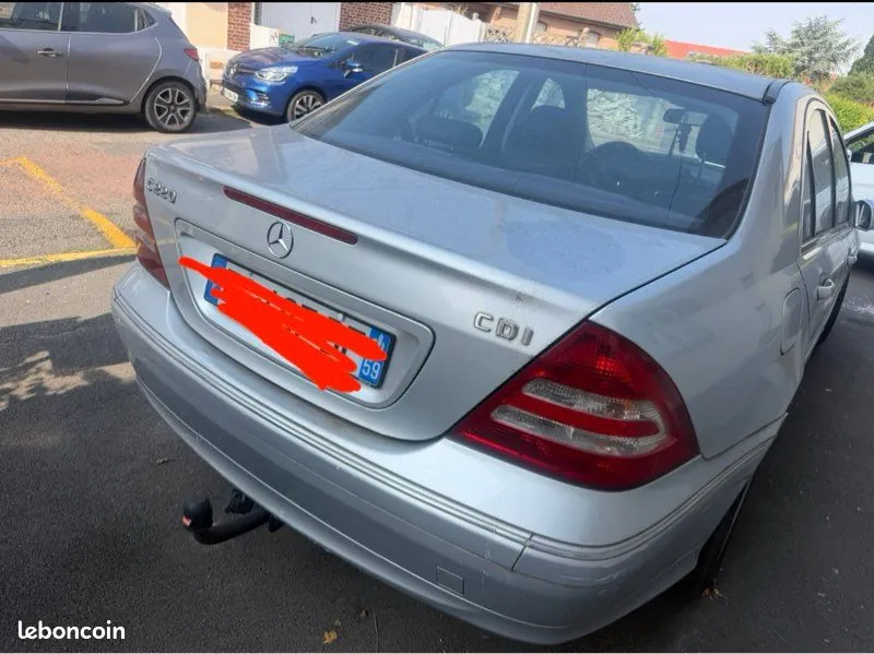 Mercedes-Benz C-Class 2006 photo 2