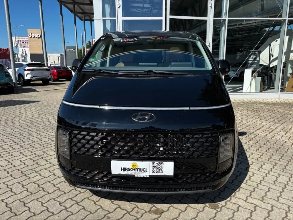 Hyundai Staria 2022 photo 2