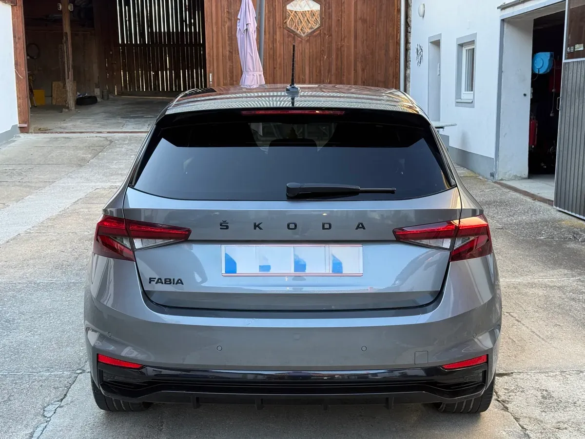 Skoda Fabia 2023 photo 3