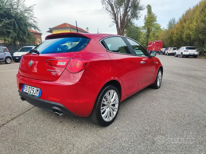 Alfa Romeo Giulietta 2016 photo 4