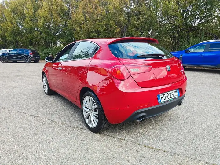 Alfa Romeo Giulietta 2016 photo 5