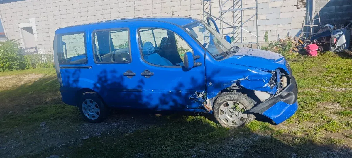 Fiat Doblo 2004 photo 2