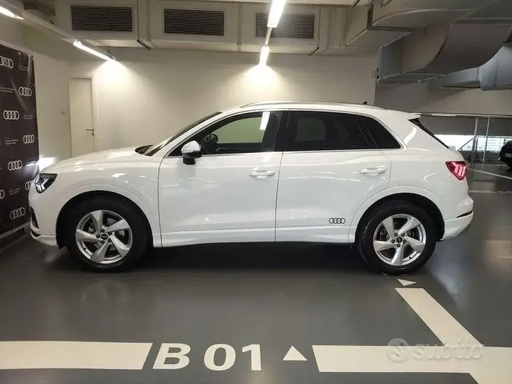 Audi Q3 2023 photo 3