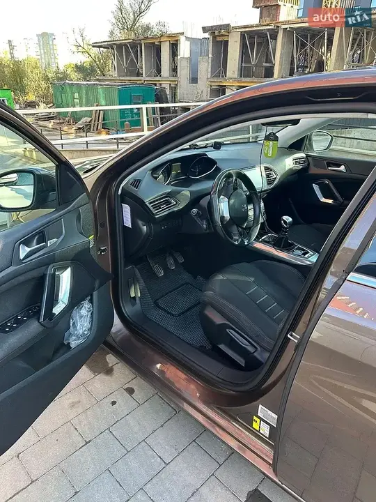Peugeot 308 2014 photo 3