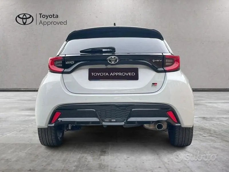 Toyota Yaris 2024 photo 5