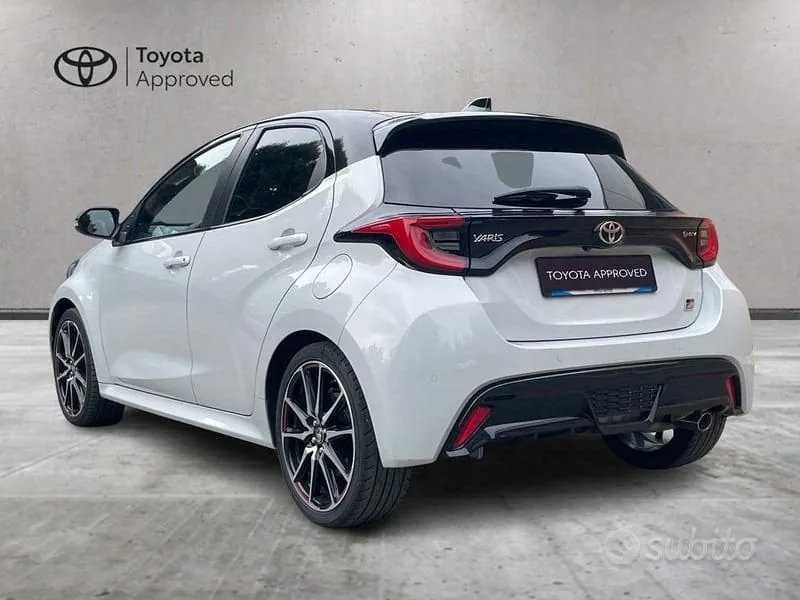 Toyota Yaris 2024 photo 4