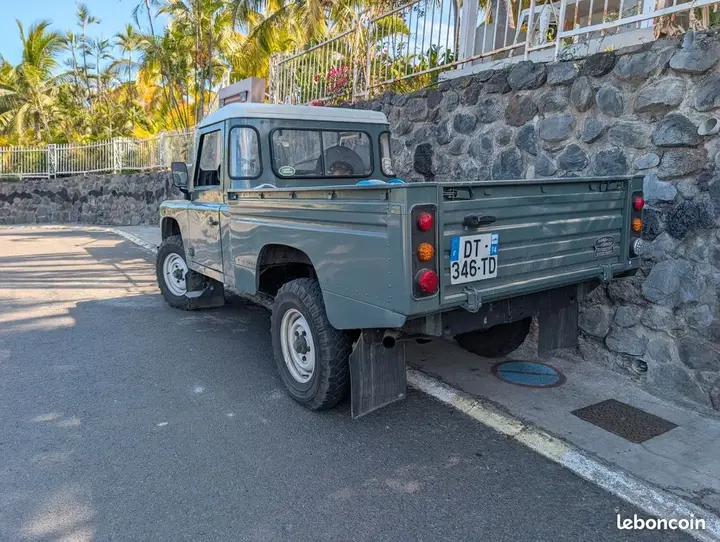 Land Rover Defender 1998 photo 2
