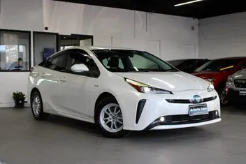 Toyota Prius 2019 photo 2