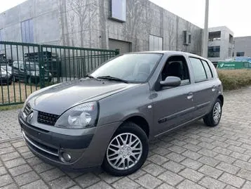 Renault Clio 2002 photo 2