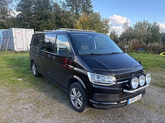 Volkswagen Transporter 2018 photo 2