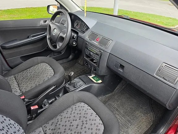 Skoda Fabia 2006 photo 3