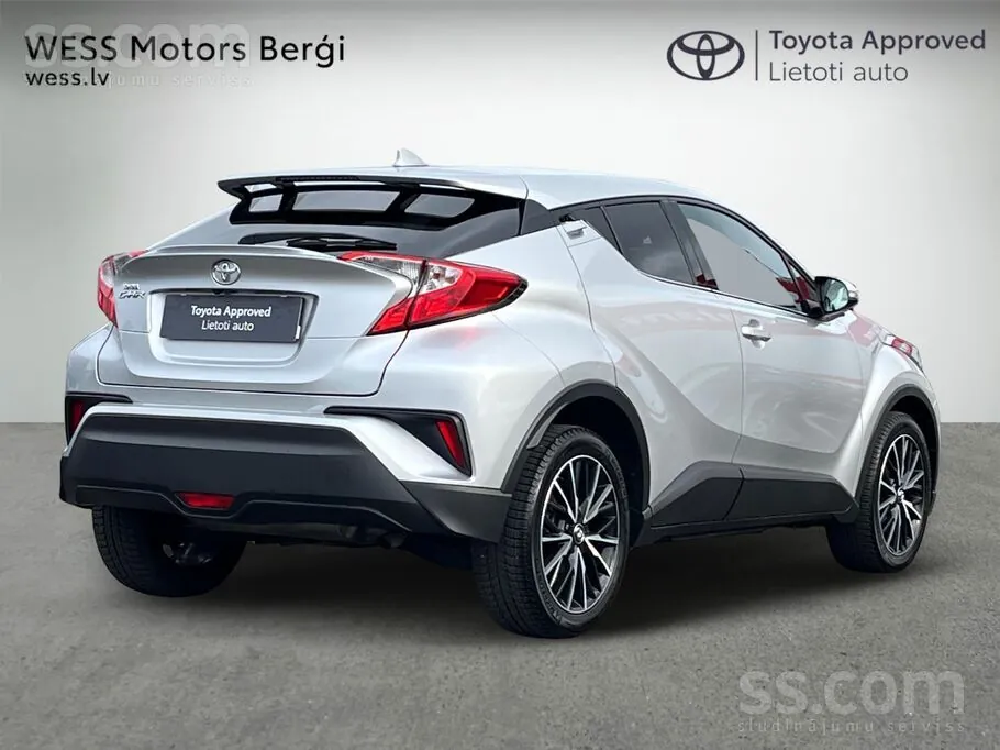 Toyota C-Hr 2018 photo 2