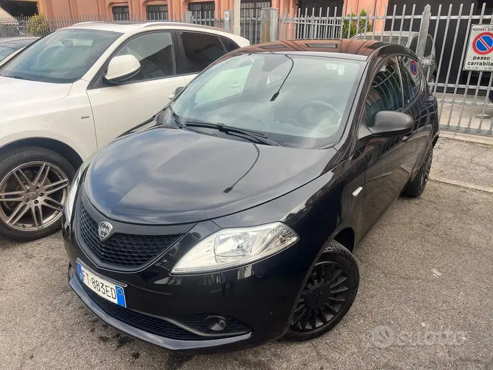 Lancia Ypsilon 2018 photo 2