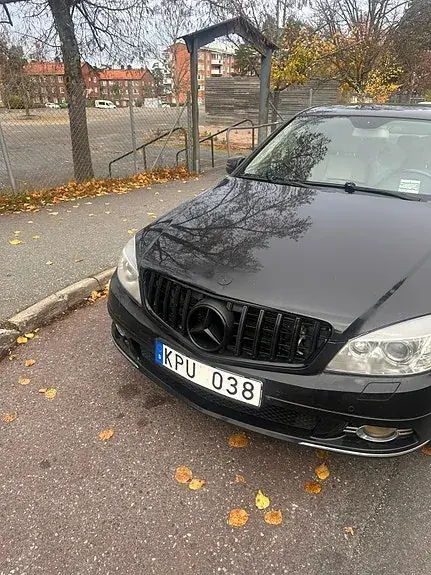 Mercedes-Benz C 220 2010 photo 2
