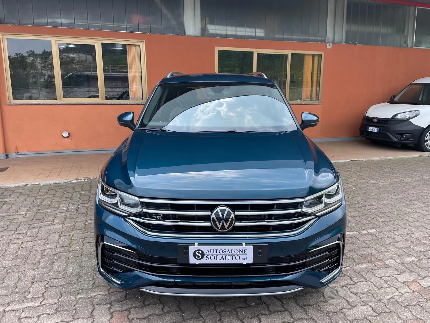 Volkswagen Tiguan 2024 photo 2