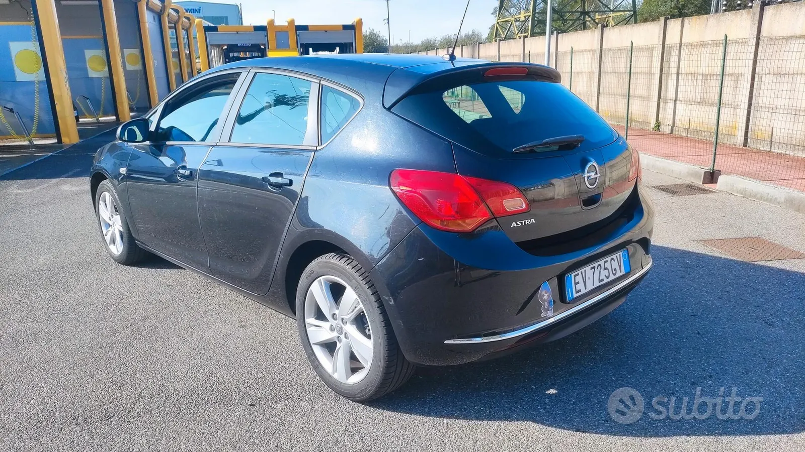 Opel Astra 2014 photo 2