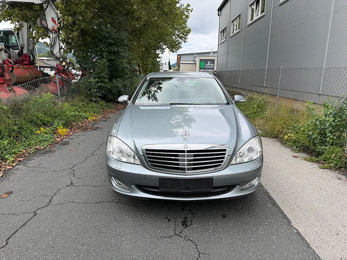 Mercedes-Benz S-Class 2009 photo 2